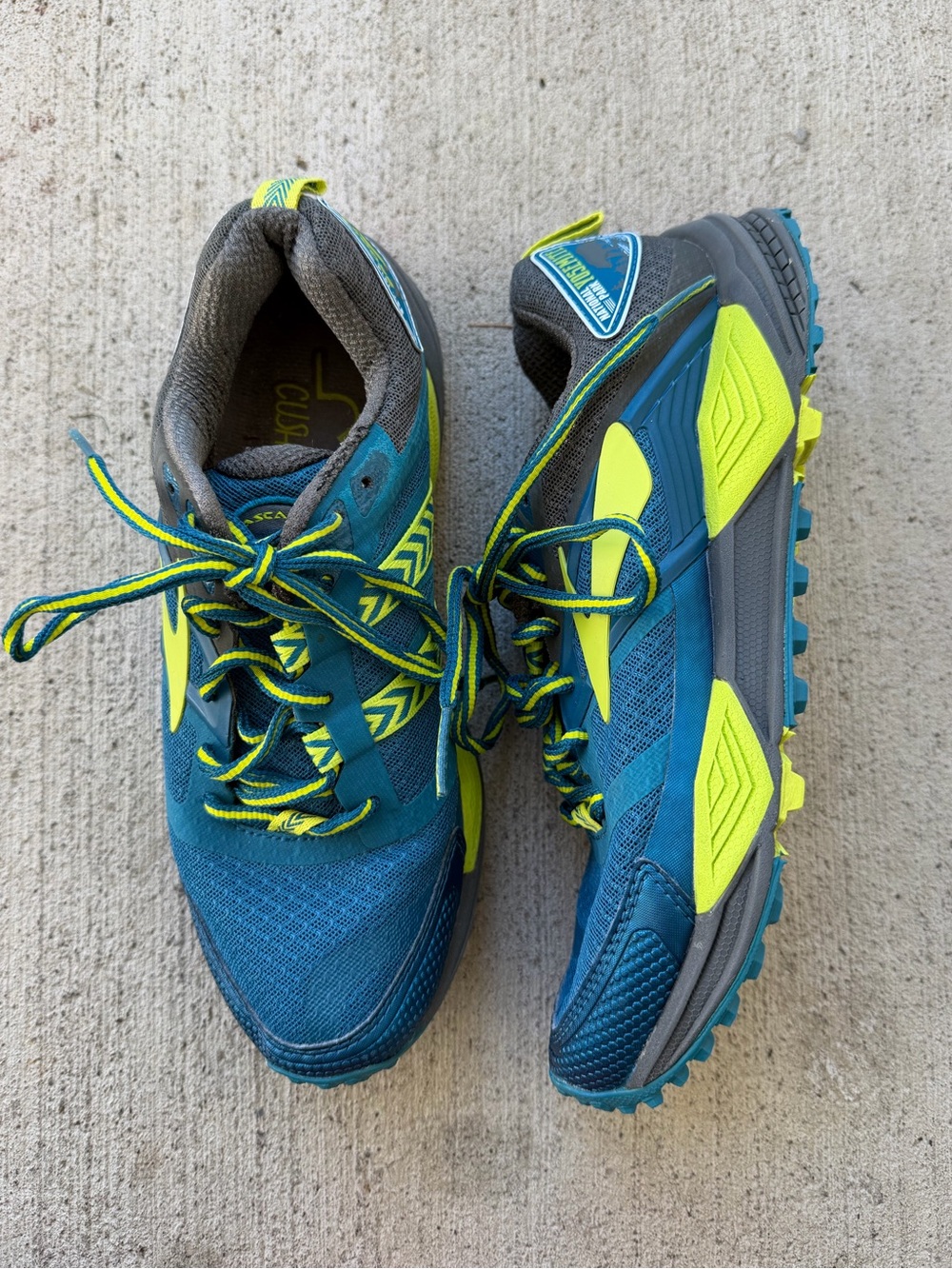 Brooks Cascadia 12 “Yosemite” Sneaker Womens size 8